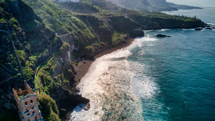 Officieel de mooiste ruïne ter wereld, en hij staat gewoon in Europa. Ken jij deze plek al?