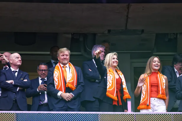 Koning Willem-Alexander, koningin Máxima en prinses Ariane op de tribune bij de de WK-wedstrijd Nederland – Zweden, juni 2026.