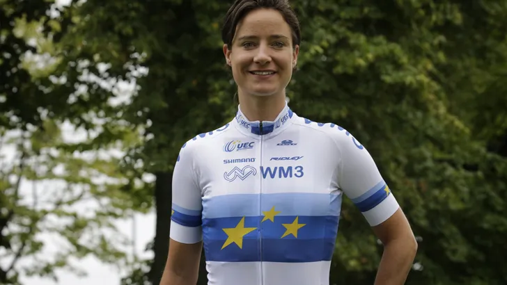 Marianne Vos showt Europese kampioenstrui