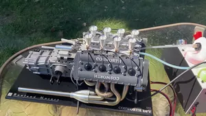 VIDEO: Cosworth Formule 1 V8 op schaal