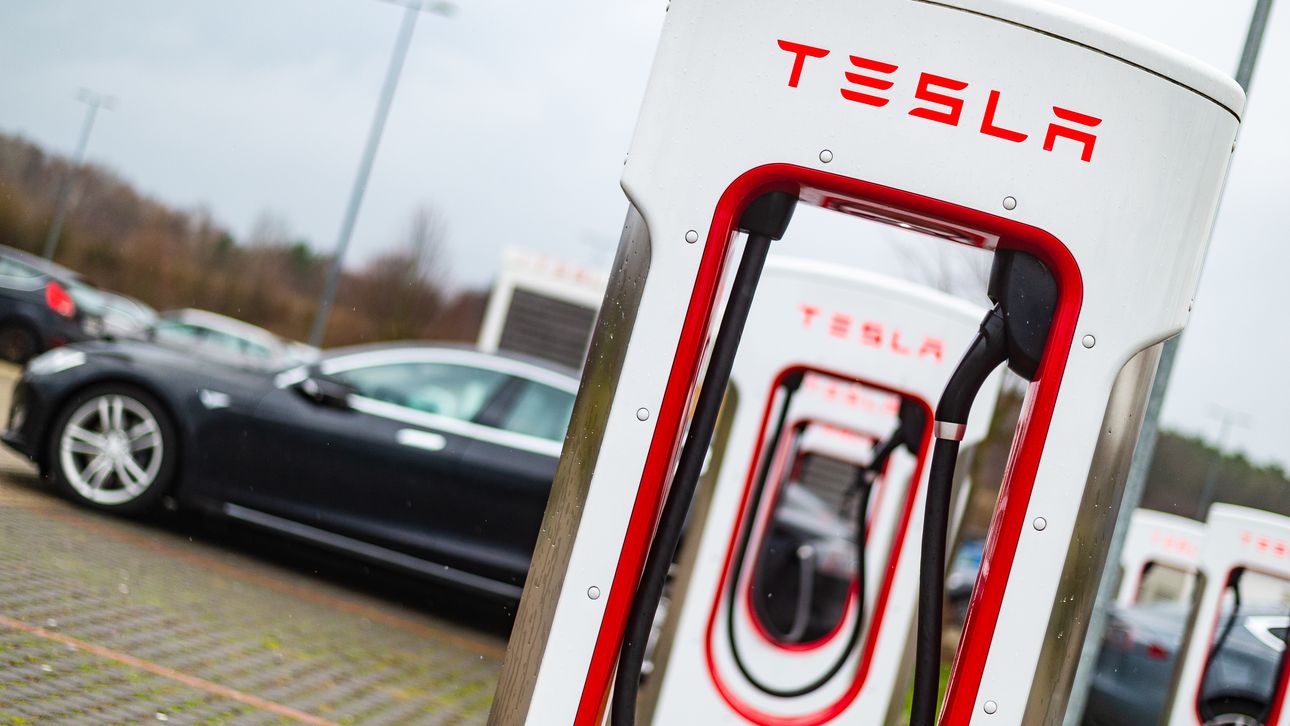Immigratie collegegeld Skim Tesla maakt bestaande Superchargers sneller met update | Autobahn
