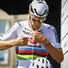 mathieu van der poel in regenboogtrui