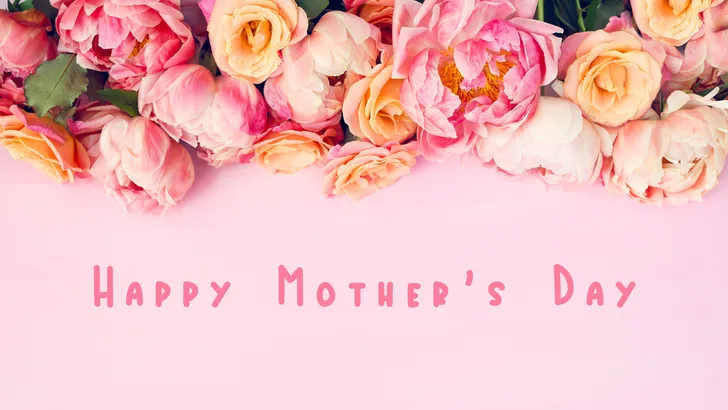 Fresh bunch of pink peonies and roses