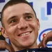 Close-up van een lachende Remco Evenepoel, die zijn eerste kennismaking had bij Red Bull-BORA-hansgrohe