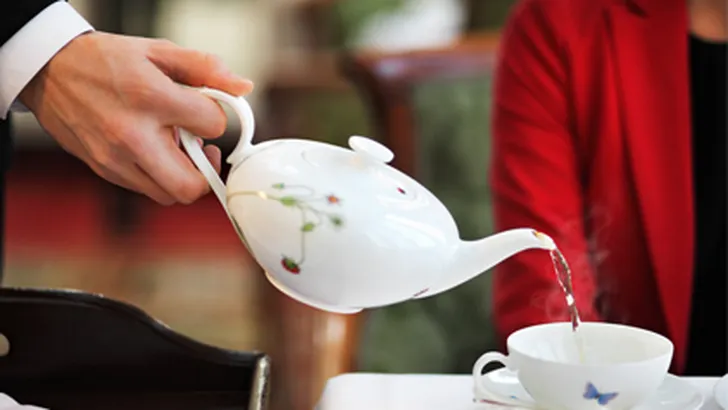 NOUVEAU ARRANGEMENT: ROYAL AFTERNOON TEA