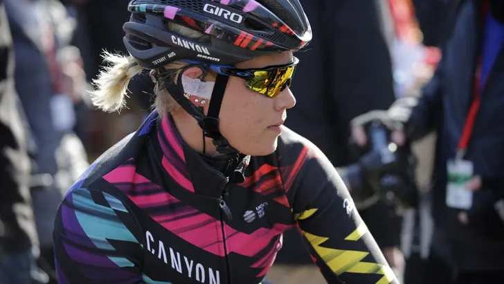 Tiffany Cromwell verrast peloton in eerste rit Thüringen Ladies Tour