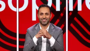 Khalid Kasem als presentator bij BNNVARA