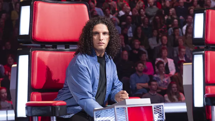 Deelnemers The Voice bang om zich te melden vanwege ‘zwijgcontract’