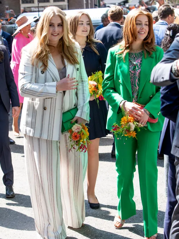 De prinses volledig in het knalgroen tijdens Koningsdag 2022 (Beeld: NL Beeld)