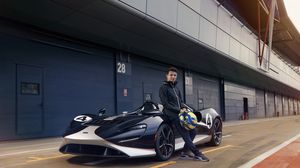 McLaren Elva