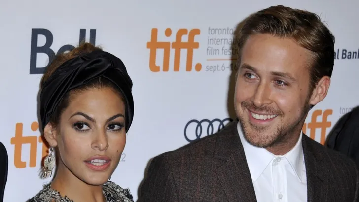 De echte reden waarom Eva Mendes niet met Ryan Gosling op de rode loper verschijnt