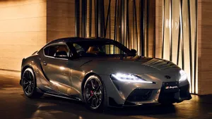 Scoor een Toyota Supra bij je hotelovernachting