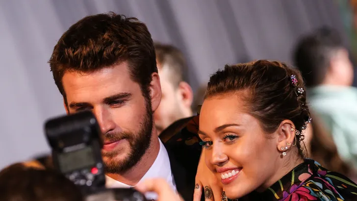 Brand werkte als lijm voor relatie Miley en Liam