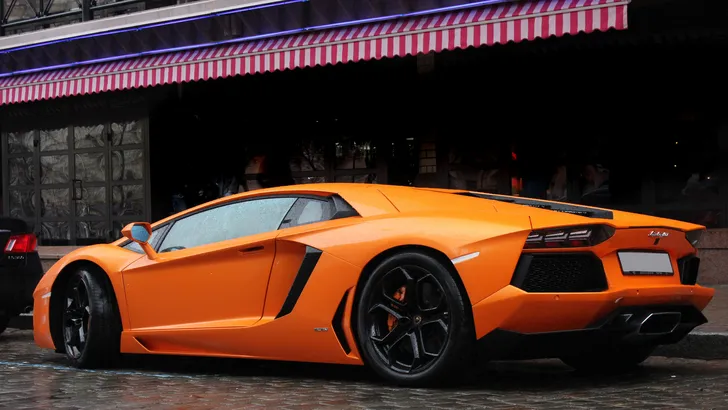 Zwitserse supercars en bloedgeld: het ware verhaal achter de ‘Teodorín-collectie’