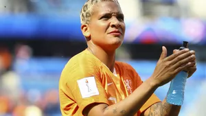 Kus Shanice van de Sanden met Amerikaanse voetbalster gaat viral