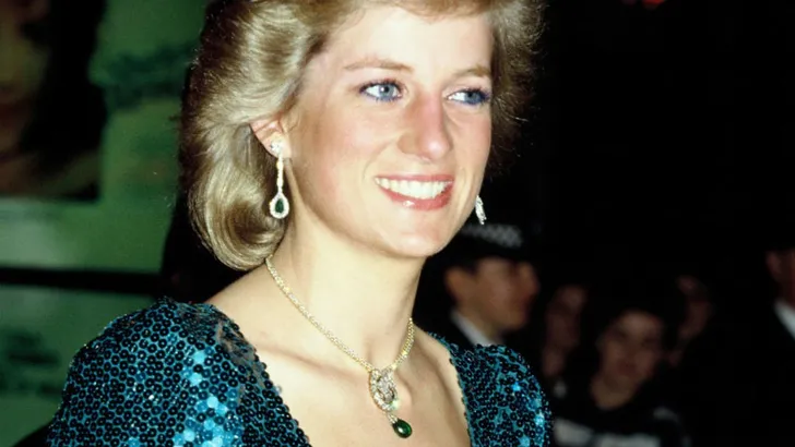 Deze iconische jurk van Diana is te koop