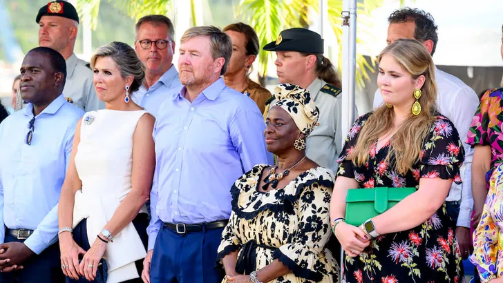 Koning Willem Alexander, Koningin Maxima en Prinses Amalia Bezoek aan Sint Maarten Dag 1