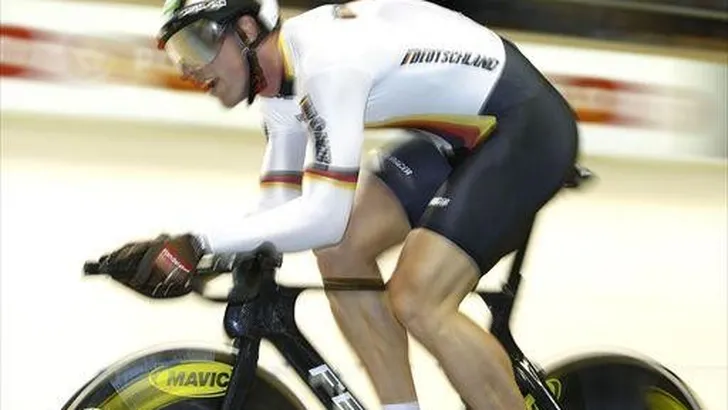 WK Baan: Nimke snelt naar goud op de kilometer
