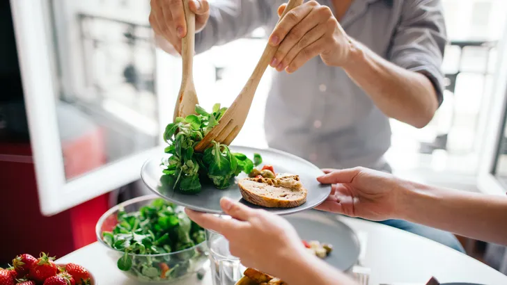 Je dagelijkse, gezonde salade kan je vetverlies ernstig belemmeren