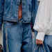 Jeans close-up outfits en witte blouse