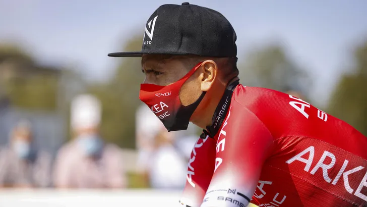 Inval in hotel Arkéa Samsic tijdens Tour de France