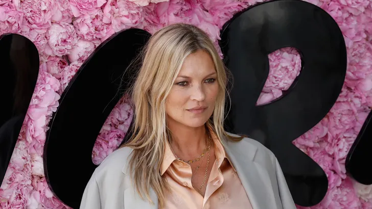 Knappe dochter Kate Moss maakt debuut in modellenwereld