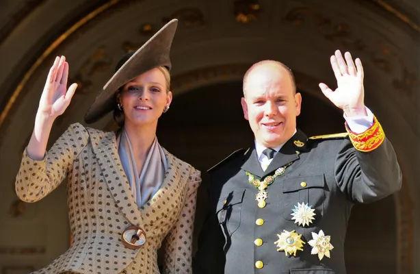 Op haar eerste Nationale Dag van Monaco als verloofd van Albert.