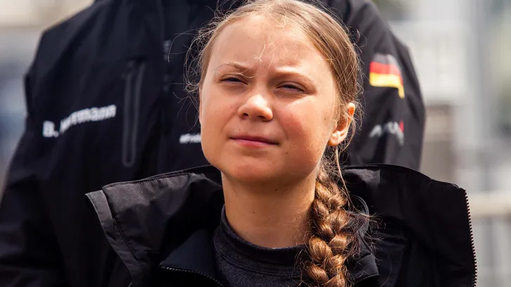 Greta Thunberg dolt met haters tijdens Halloween