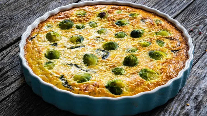 Spruitjestaart met spekjes