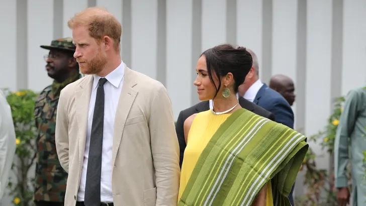 Foto van prins Harry en hertogin Meghan in Nigeria, 2024.