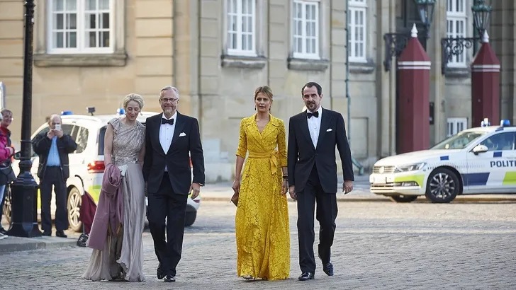 Hello Sunshine! Royals in stralend geel