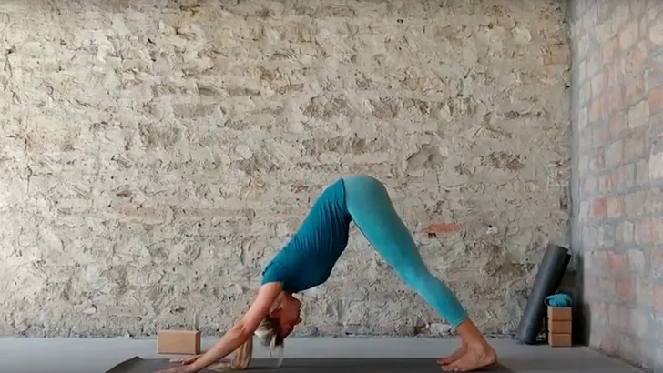 Video: deze yoga-oefeningen zijn supergoed voor je billen
