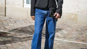 Vrouw met stijlvolle look.