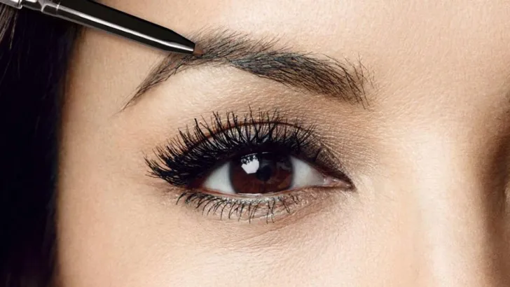 Zo breng je nepwimpers aan als een pro