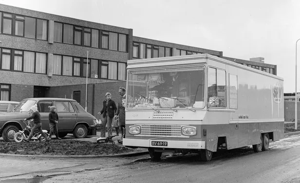 Srv-wagen in Lewenborg, Groningen, 1972
