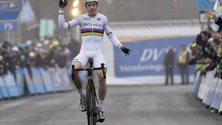 Van Aert: "Tot diep in de finale moest ik à bloc blijven doorgaan"