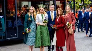 Dit verandert er met Koningsdag 2025 in Doetinchem vanwege uitvaart paus. – Foto van Amalia, Máxima, Willem-Alexander, Alexia en Ariane bij Koningsdag 2024.