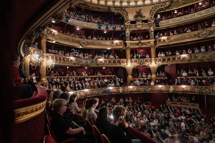 Koningin Mathilde en prinses Eléonore: moeder en dochter naar de opera