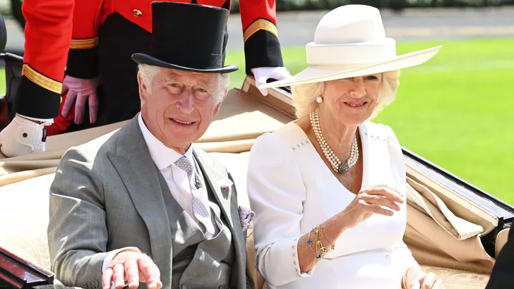 Charles en Camilla: fight fire with fire