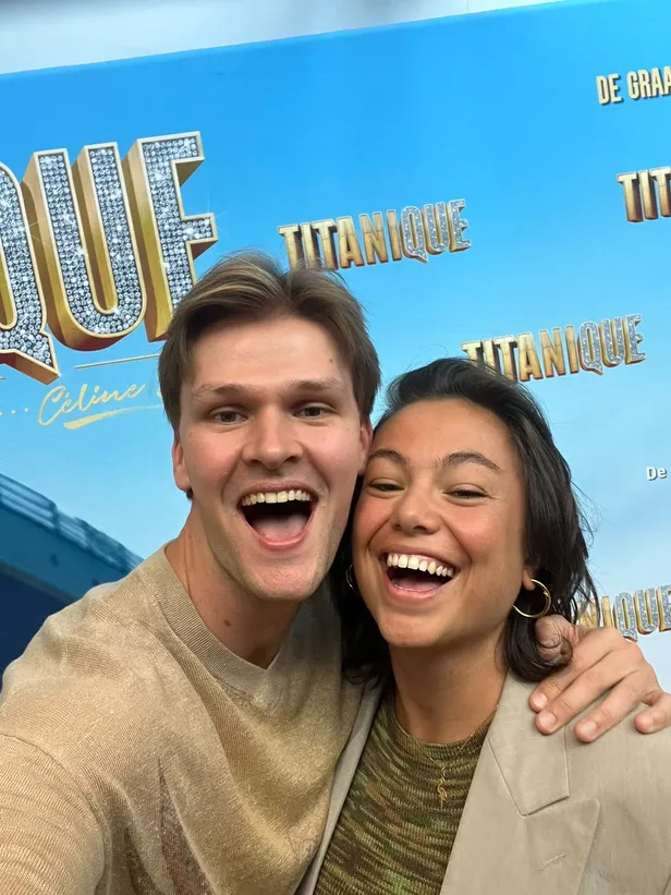 Calvin Kromheer en Dana van der Geer spelen Jack en Rose in Titanique de musical. 