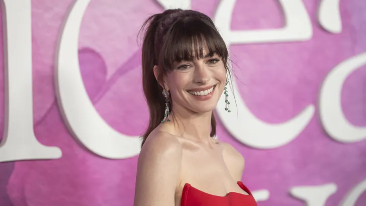 Deze 4 kleuren staan brunettes het allermooist