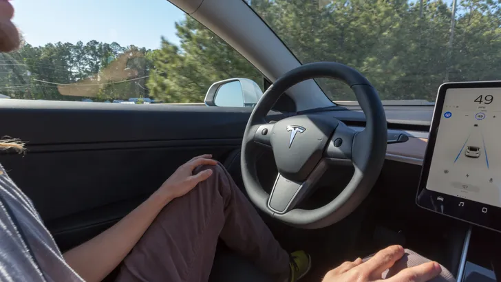 Tesla schrapt in VS de gratis Autopilot-functie en dwingt klanten nu tot een duur maandelijks abonnement