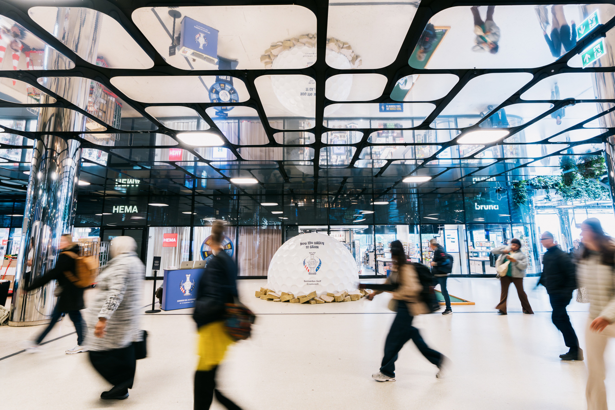 Golf ball lands at Amsterdam Central to promote Solheim Cup