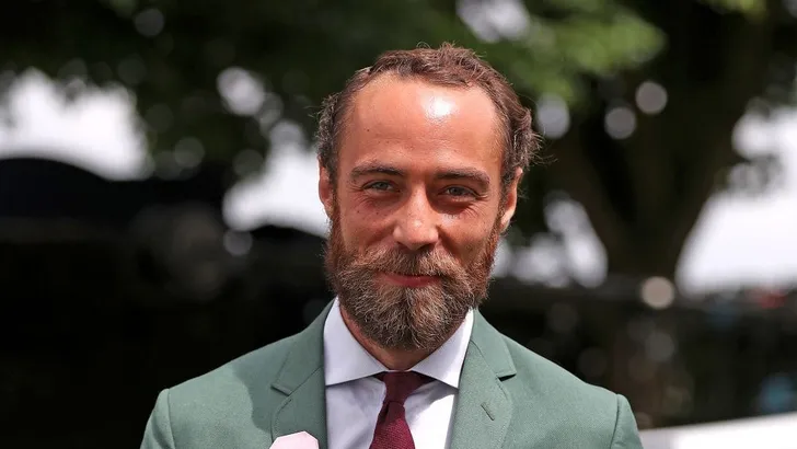'En uw gastheer is James Middleton'