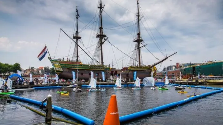 AMSTERDAM &#8211; Walvisweken en Deltaloyd Optimistjes. foto: Diederik van der Laan / Photo Republi…