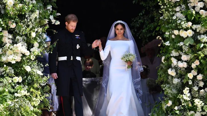 Betaalbare lookalike van Meghan's trouwjurk te koop