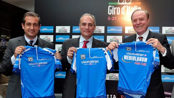 Bergtrui Ronde van Italië kleurt blauw