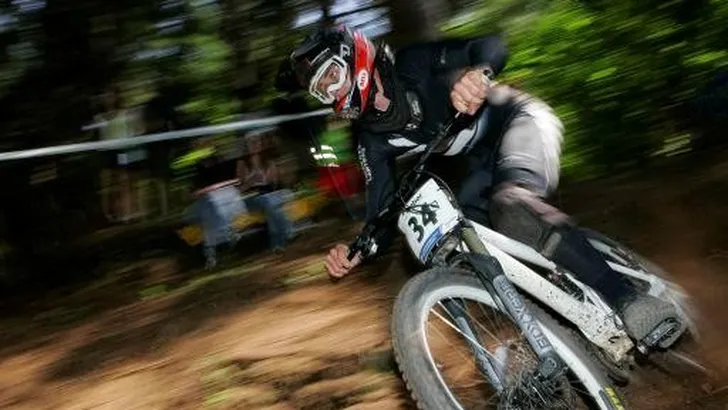 Combee en Nijhuis winnen NK downhill