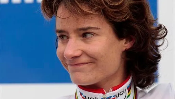 VOS OPNIEUW WERELDKAMPIOEN VELDRIJDEN