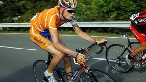 Lars Boom verliest leiderstrui in Bretagne